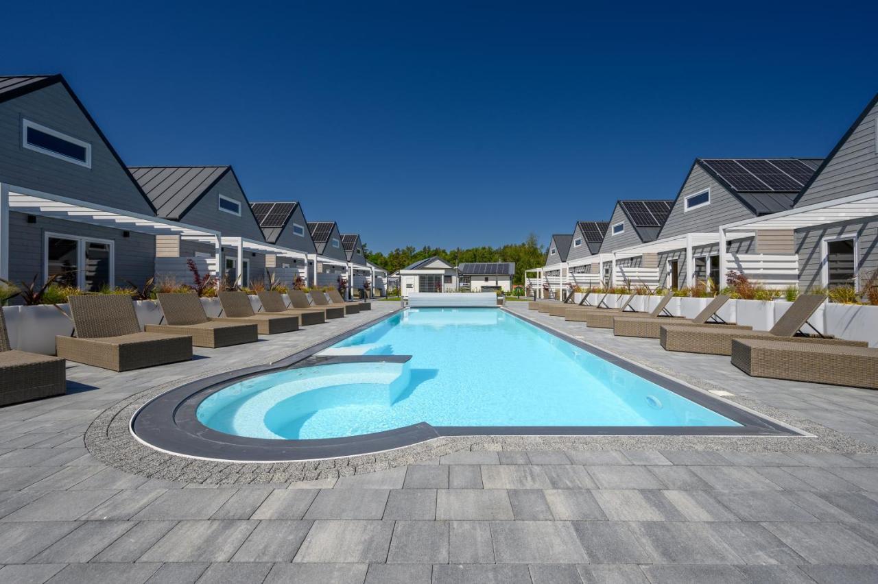 Resort Za Lasem ヤロスワビエツ エクステリア 写真